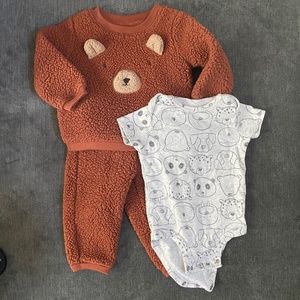 Carter's 3 Piece Bear Outfit 9 Months